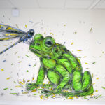 Fresque d'une grenouille avec une libellule